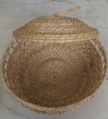 Cane Basket with cover 1